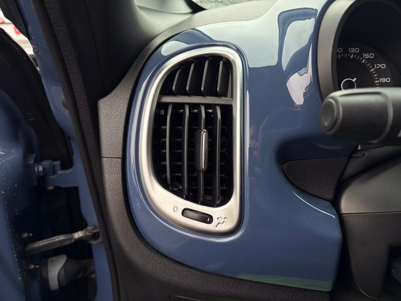 Fiat 500L фото 14