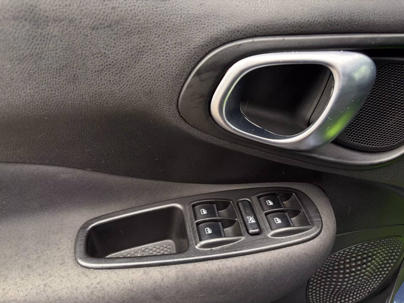 Fiat 500L фото 17