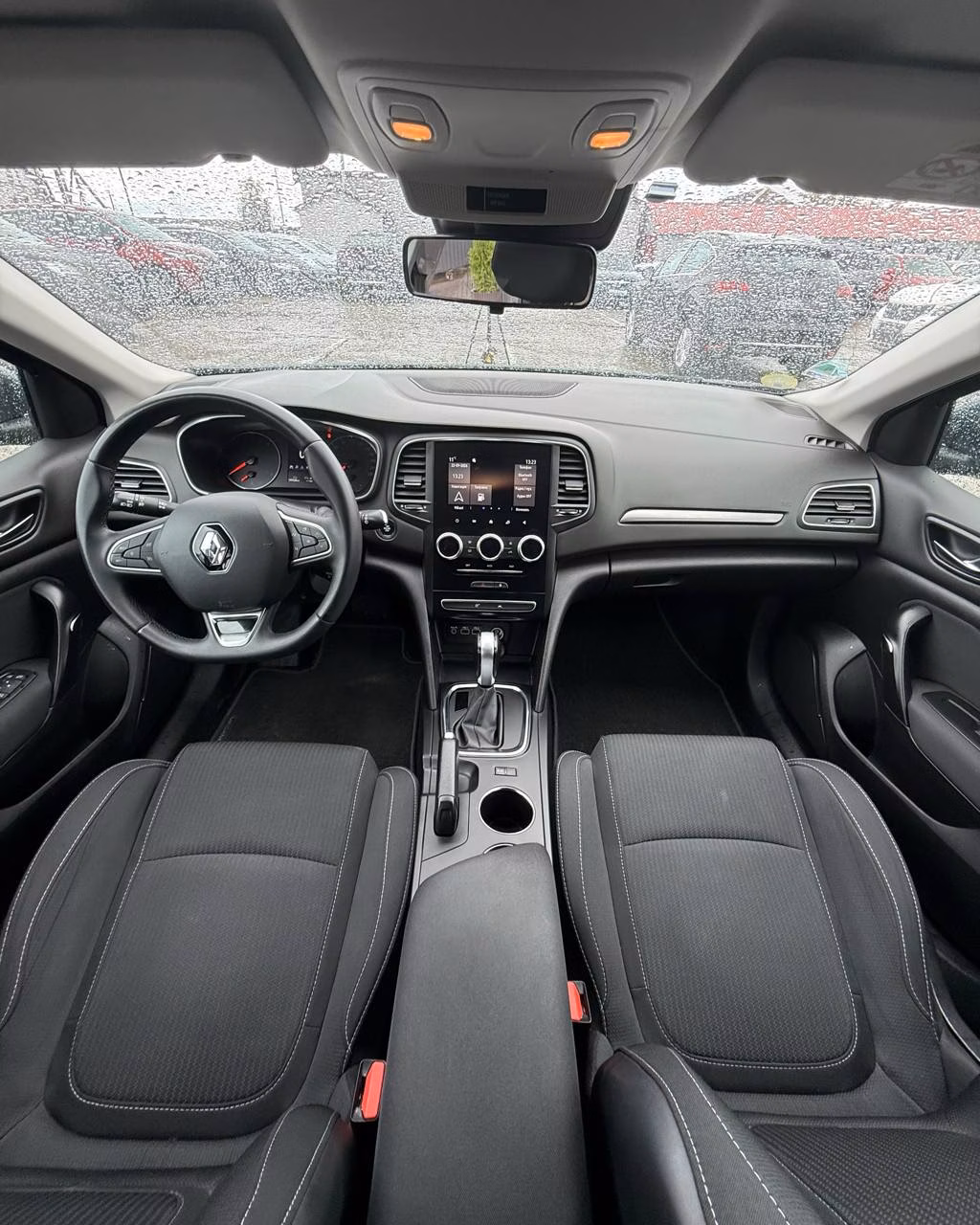 Renault Megane фото 9