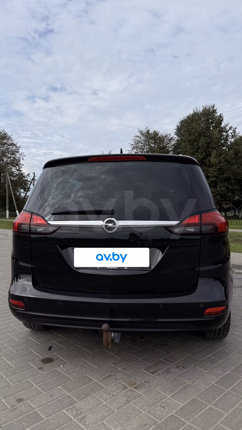 Opel Zafira фото 2