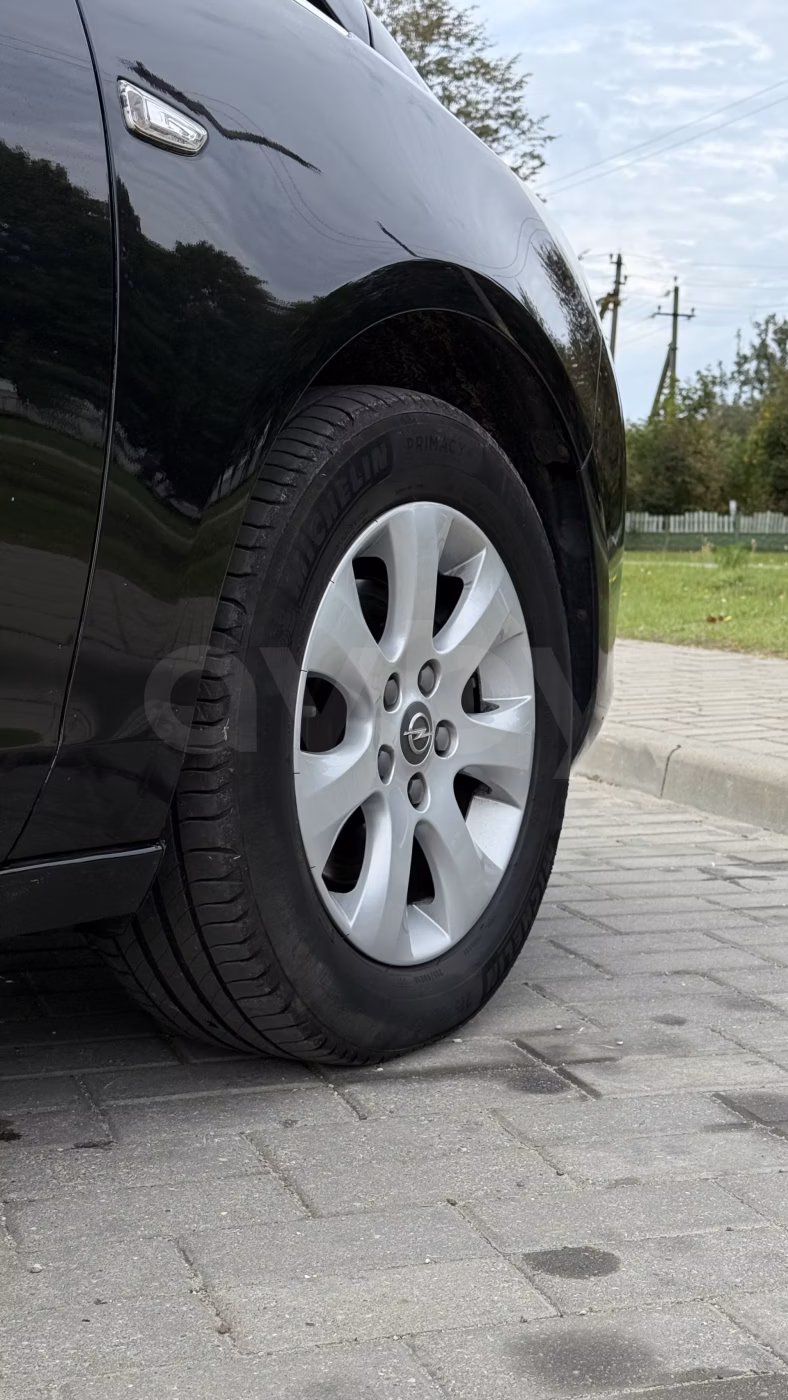 Opel Zafira фото 7