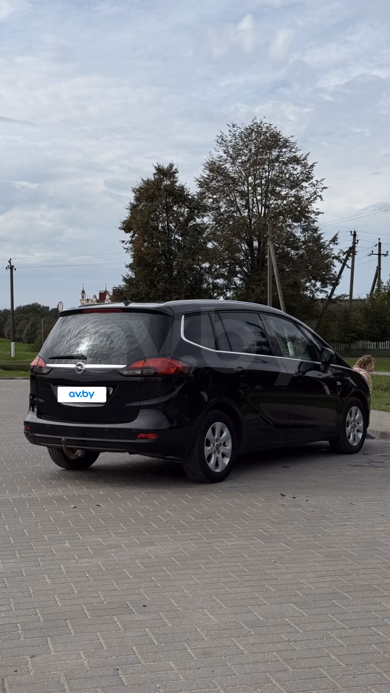 Opel Zafira фото 9