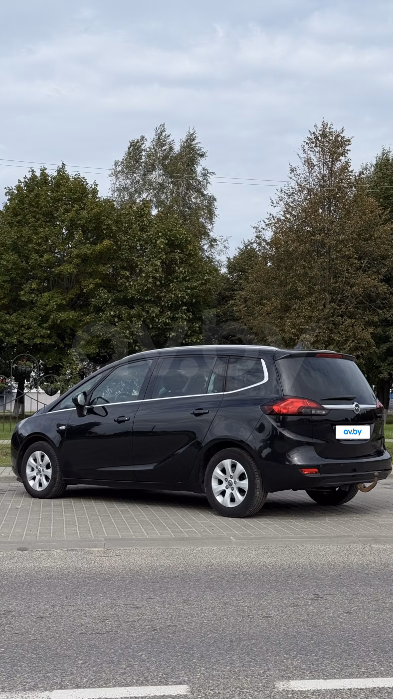 Opel Zafira фото 10