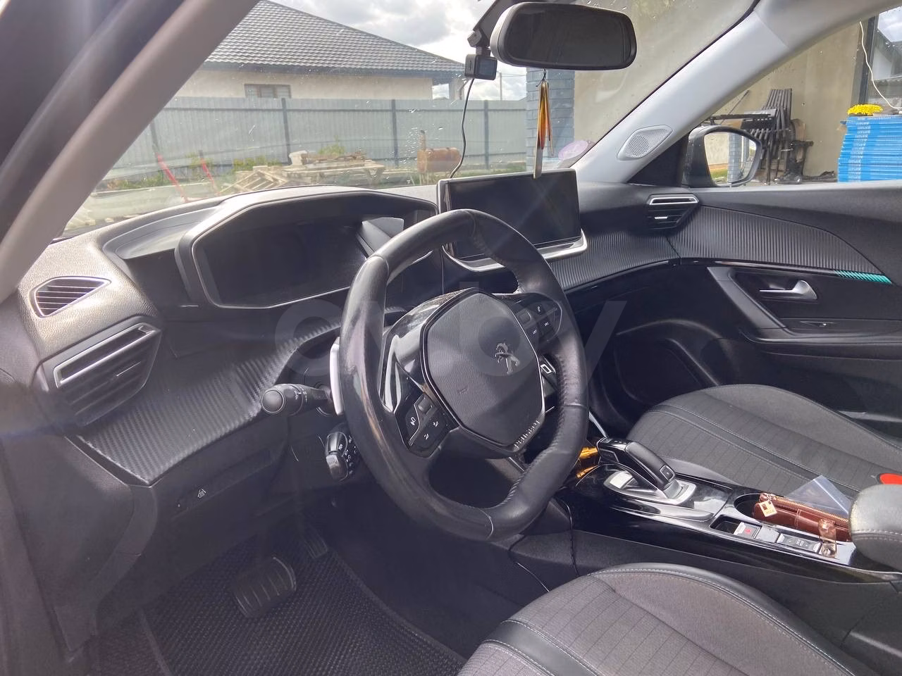 Peugeot 2008 фото 15