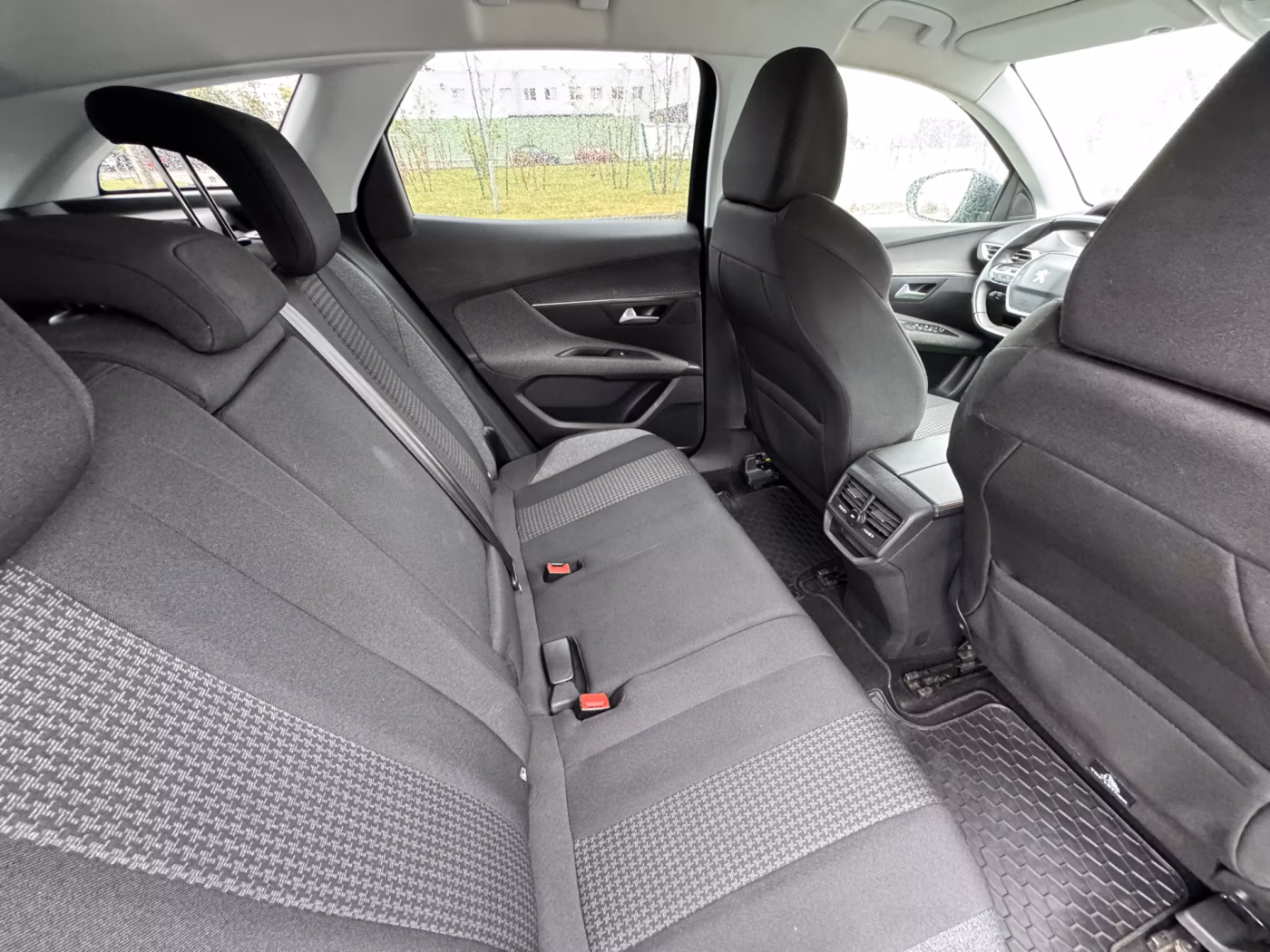 Peugeot 3008 фото 18
