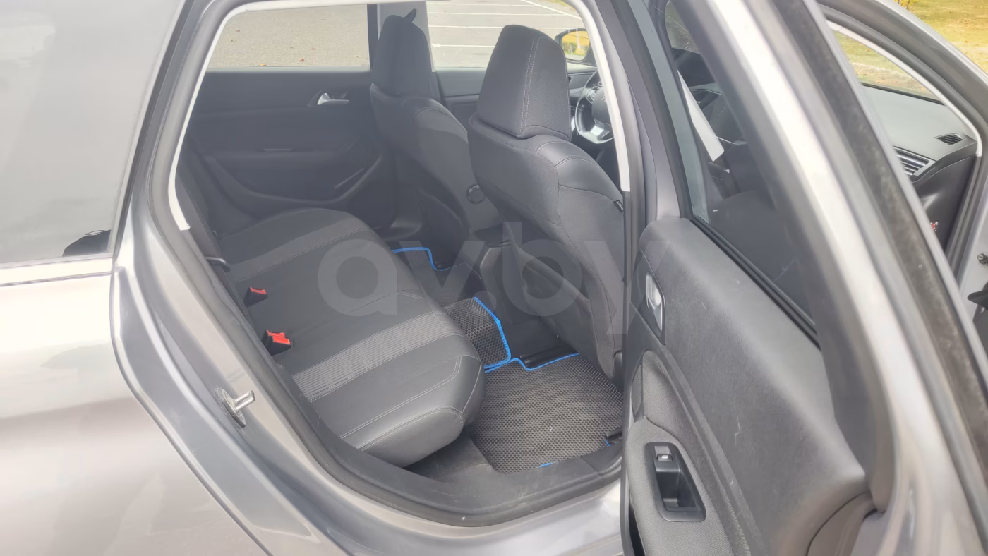 Peugeot 308 фото 3
