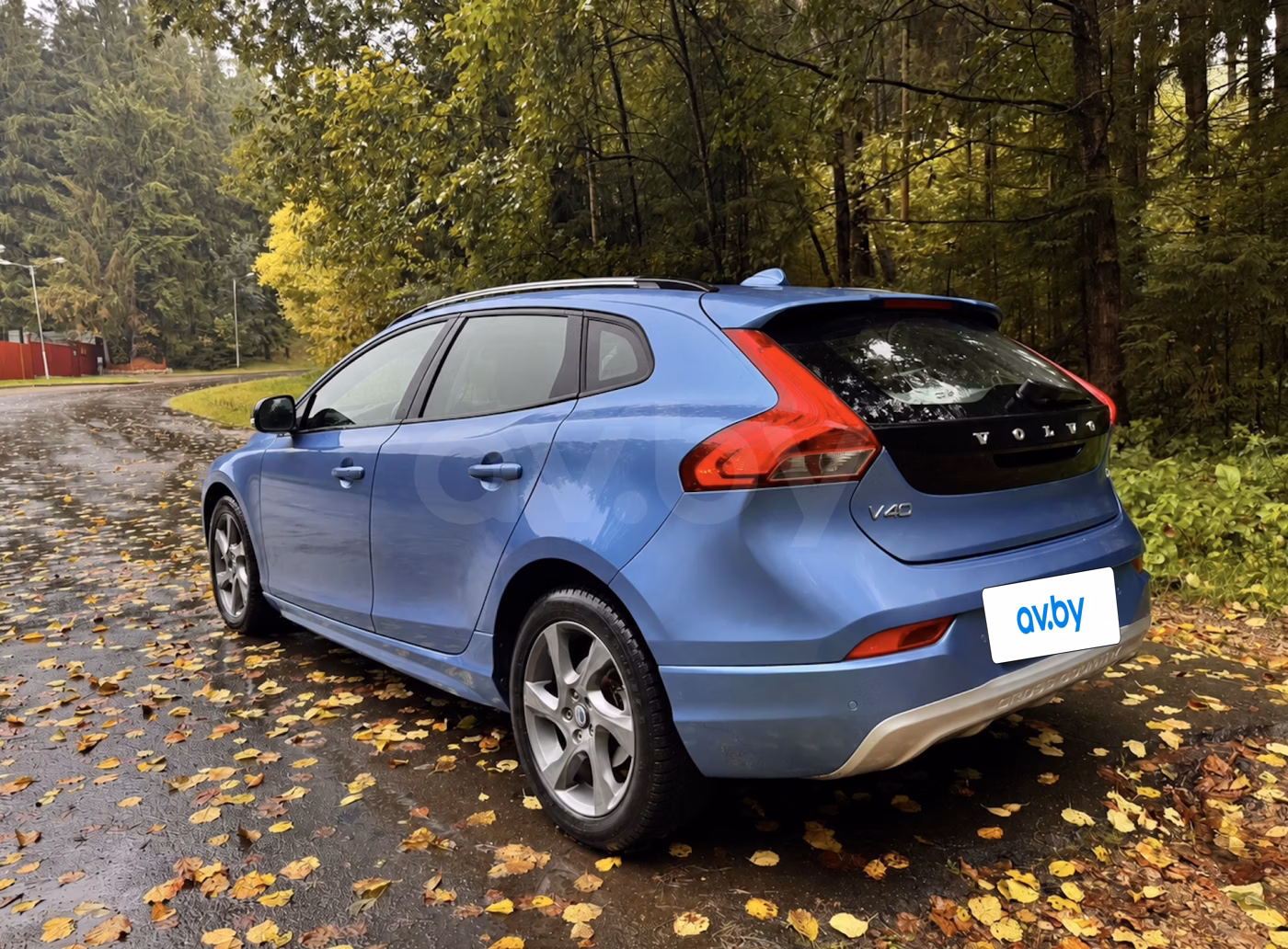 Volvo V40 Cross Country фото 4