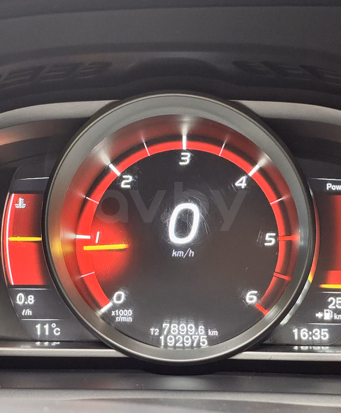 Volvo V40 Cross Country фото 12