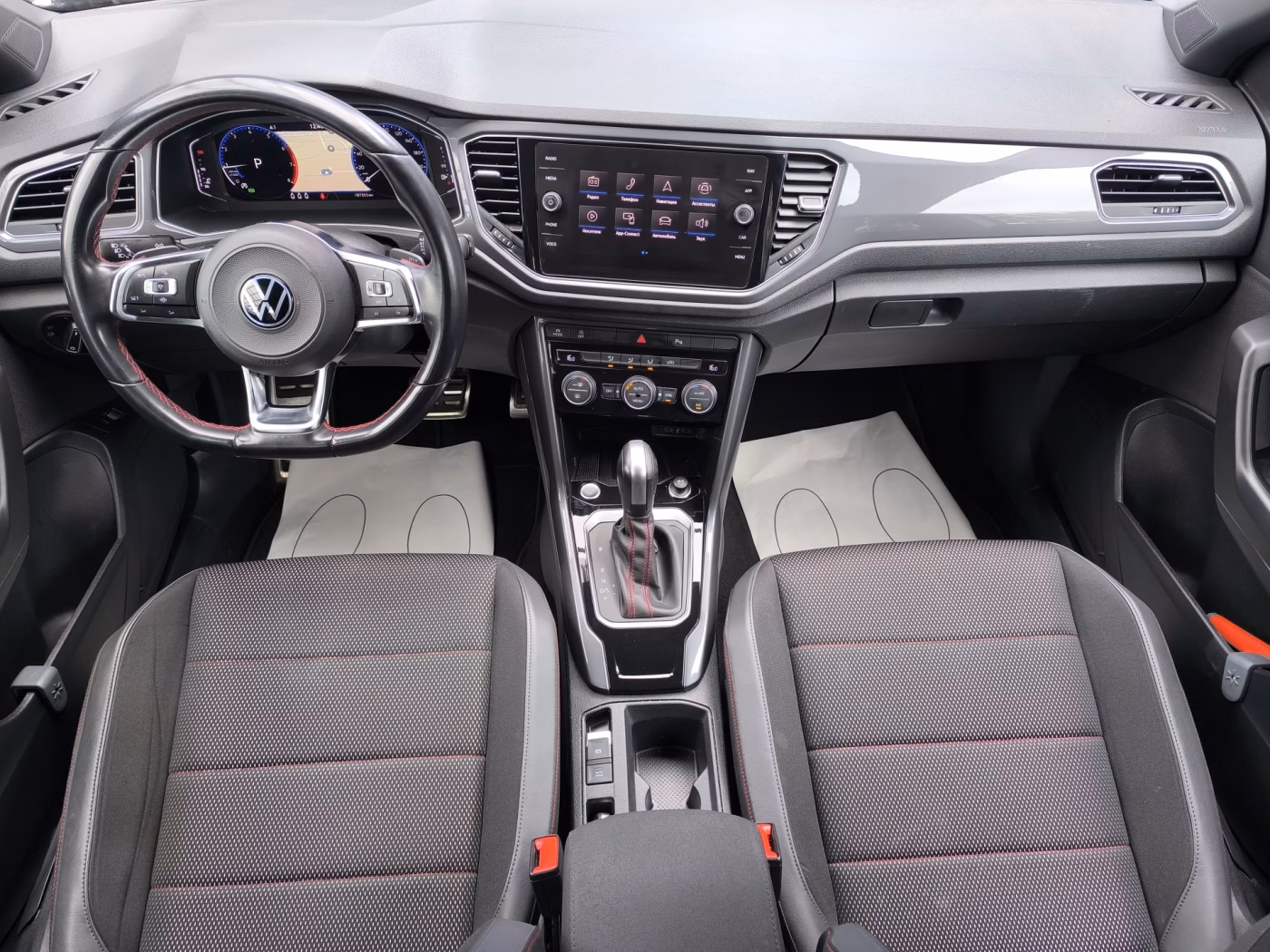 Volkswagen T-Roc фото 15