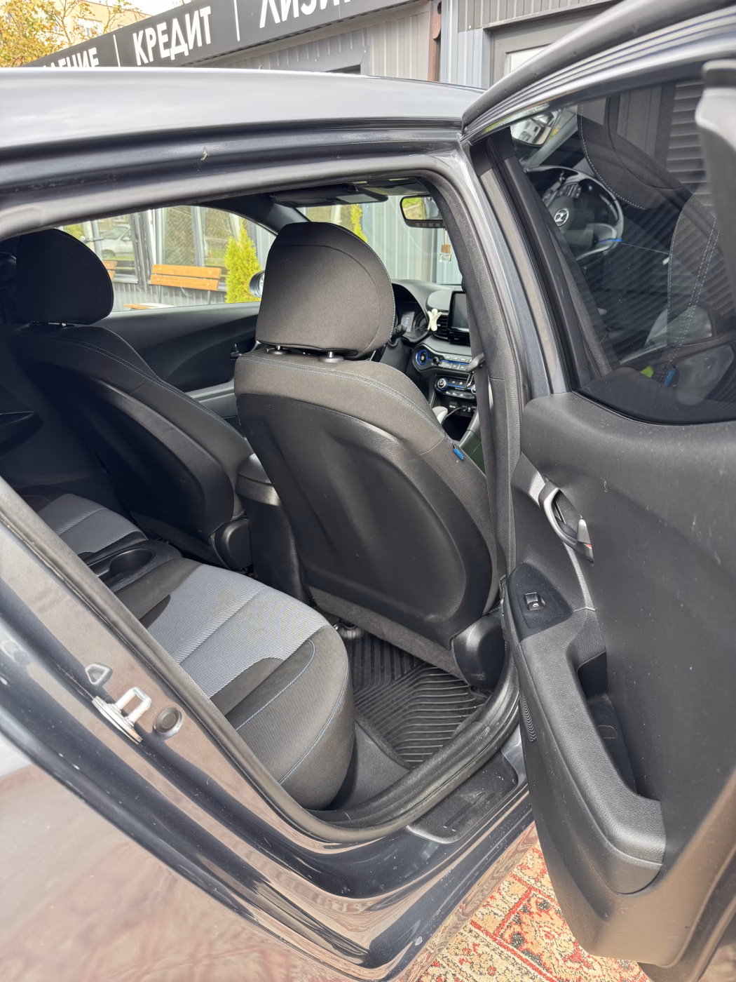 Hyundai Veloster фото 16