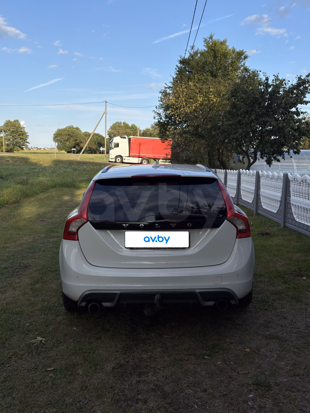 Volvo V60 фото 6