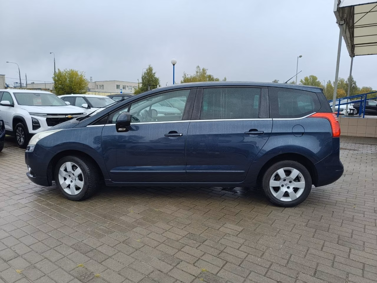 Peugeot 5008 фото 8