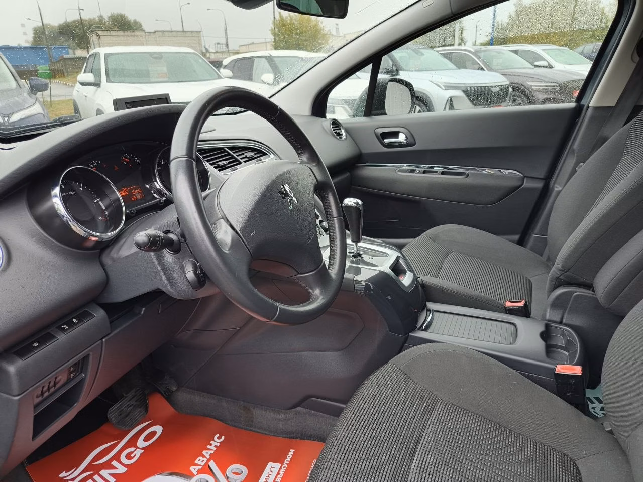 Peugeot 5008 фото 11