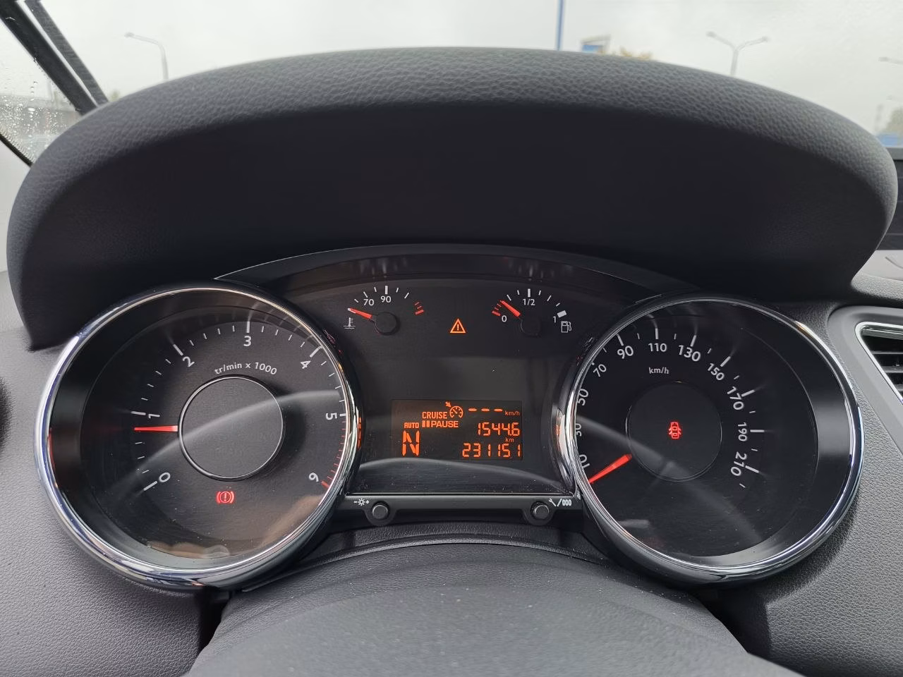 Peugeot 5008 фото 12