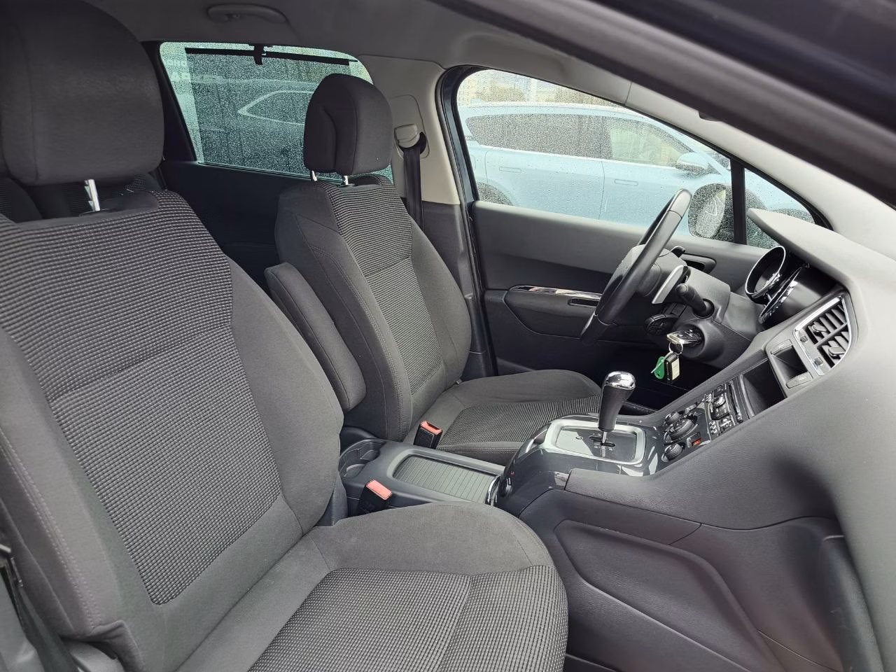 Peugeot 5008 фото 19
