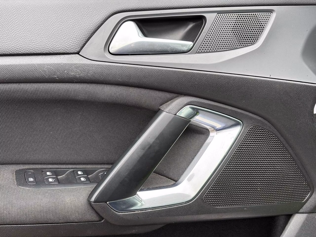 Peugeot 308 фото 8