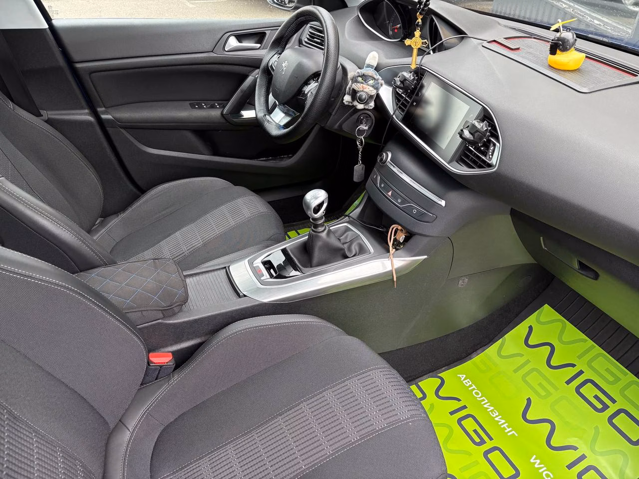 Peugeot 308 фото 9