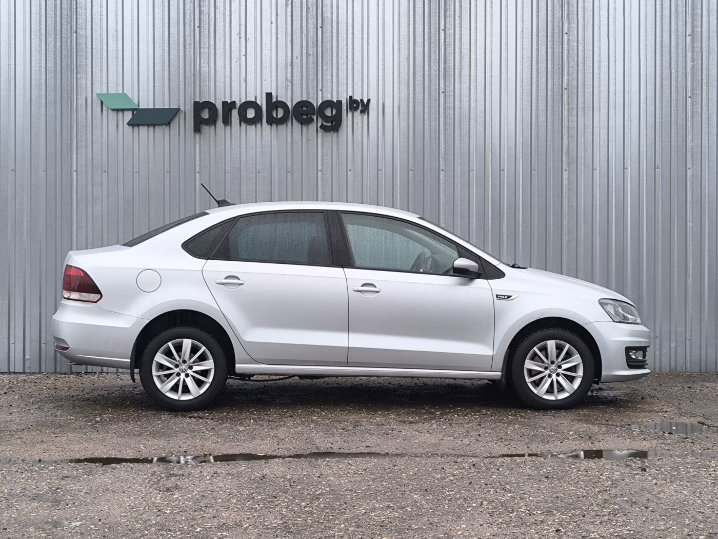 Volkswagen Polo Sedan фото 3
