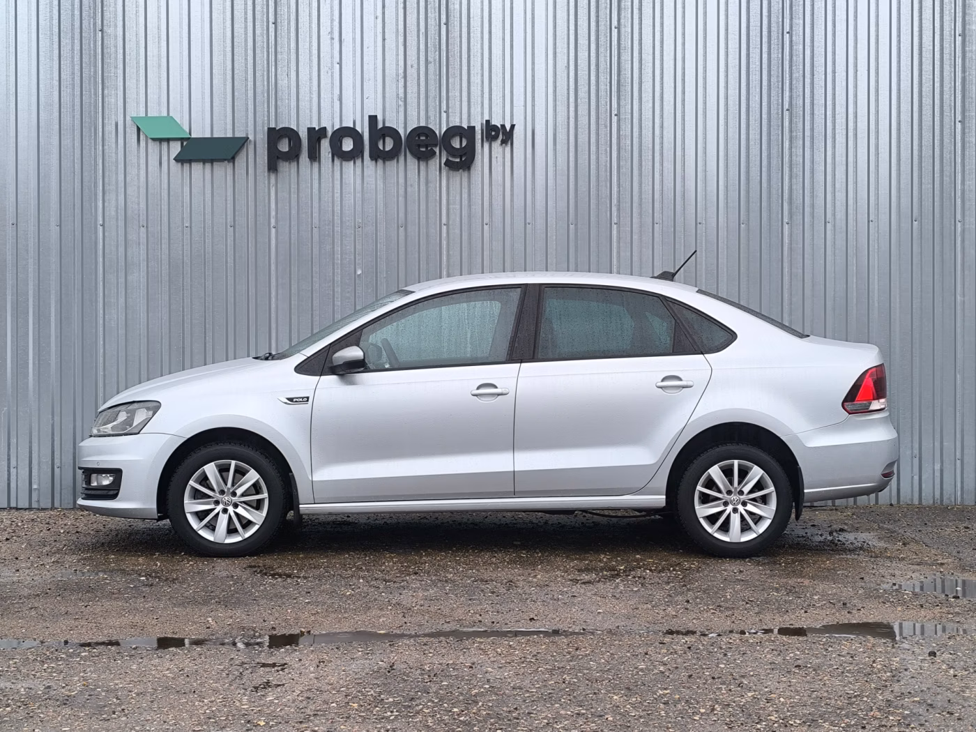 Volkswagen Polo Sedan фото 4