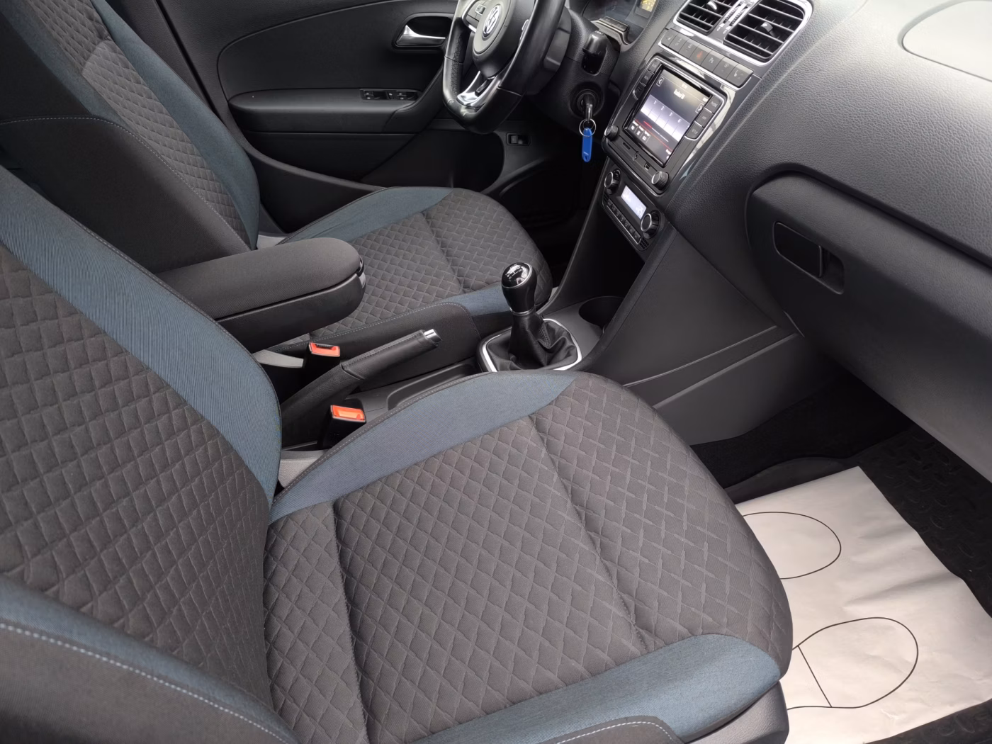 Volkswagen Polo Sedan фото 14