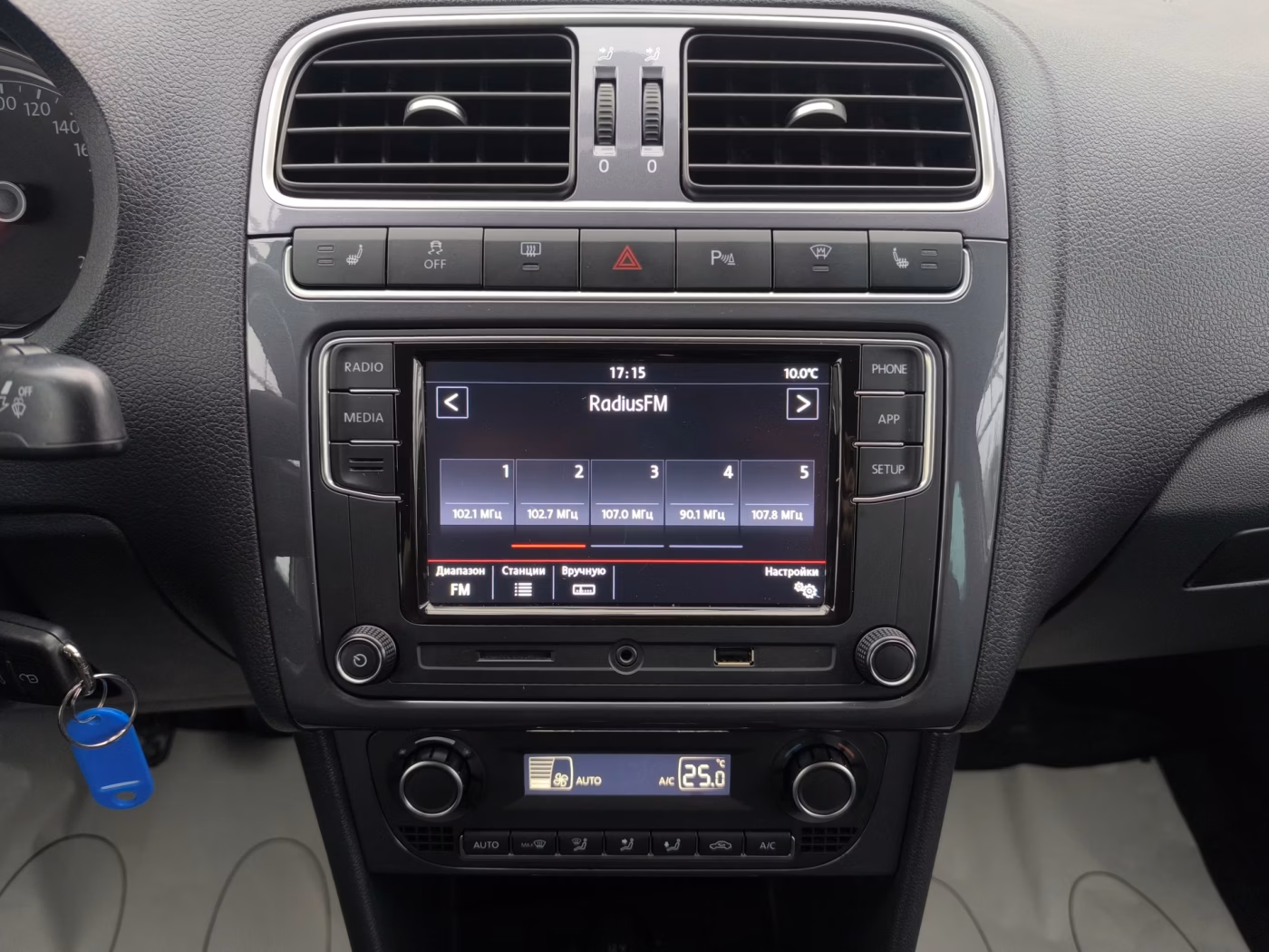 Volkswagen Polo Sedan фото 19