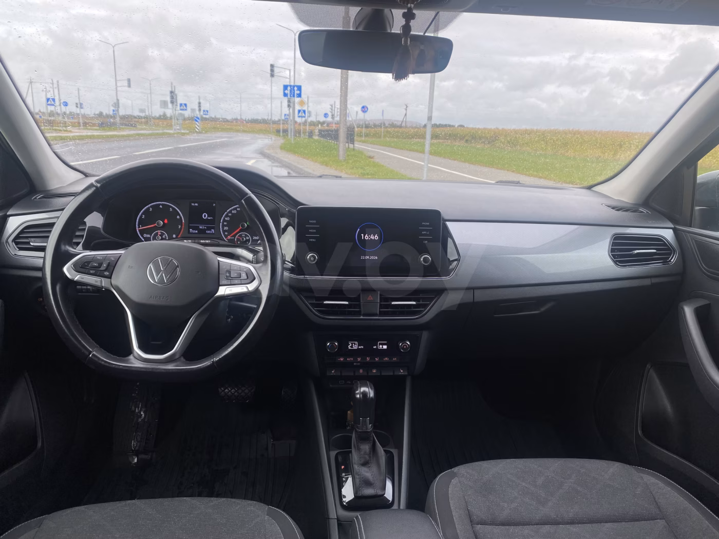 Volkswagen Polo Sedan фото 3