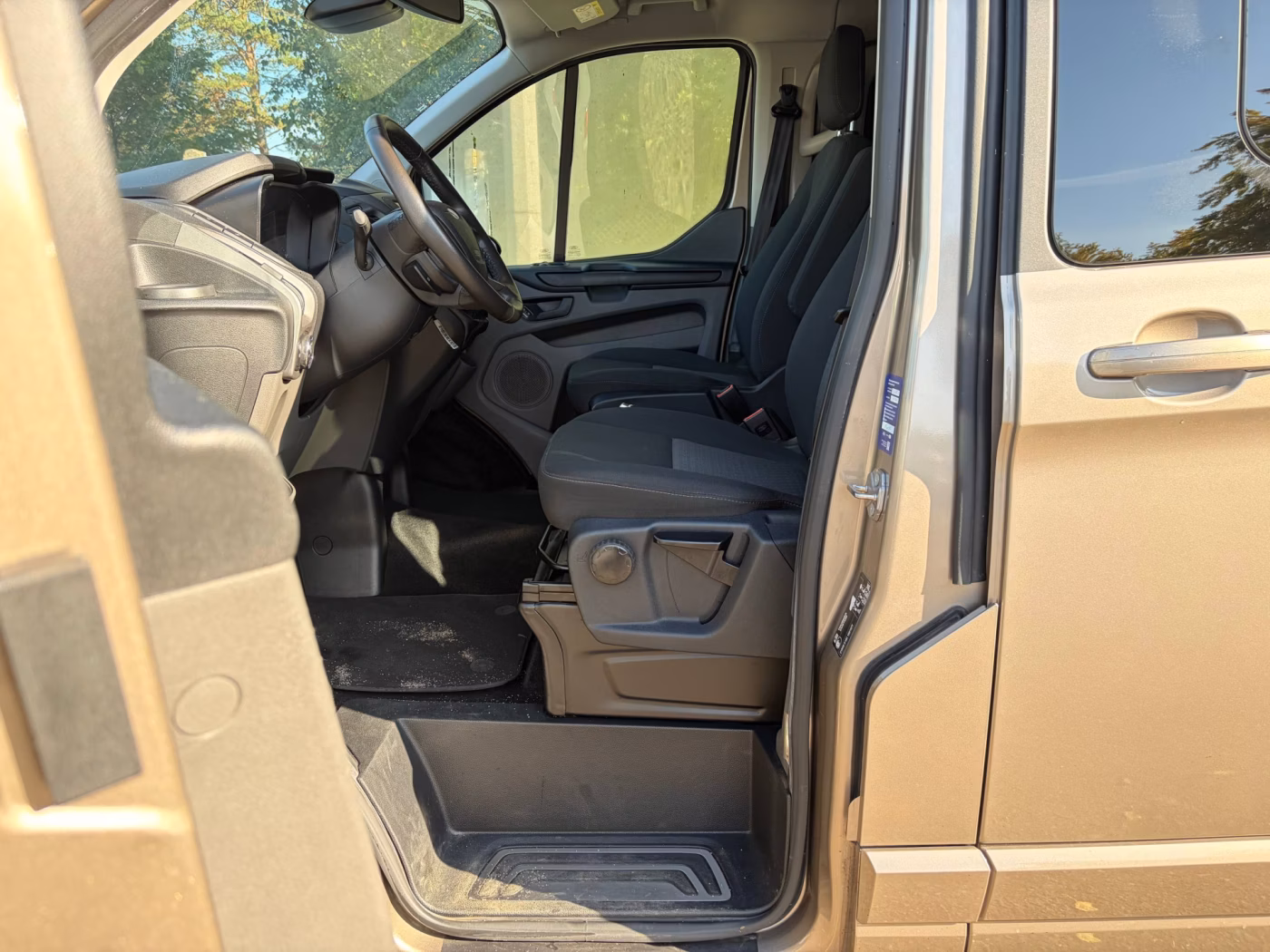 Ford Tourneo Custom фото 11