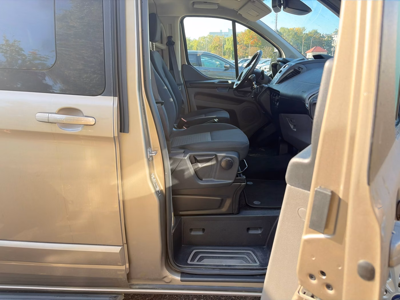 Ford Tourneo Custom фото 19