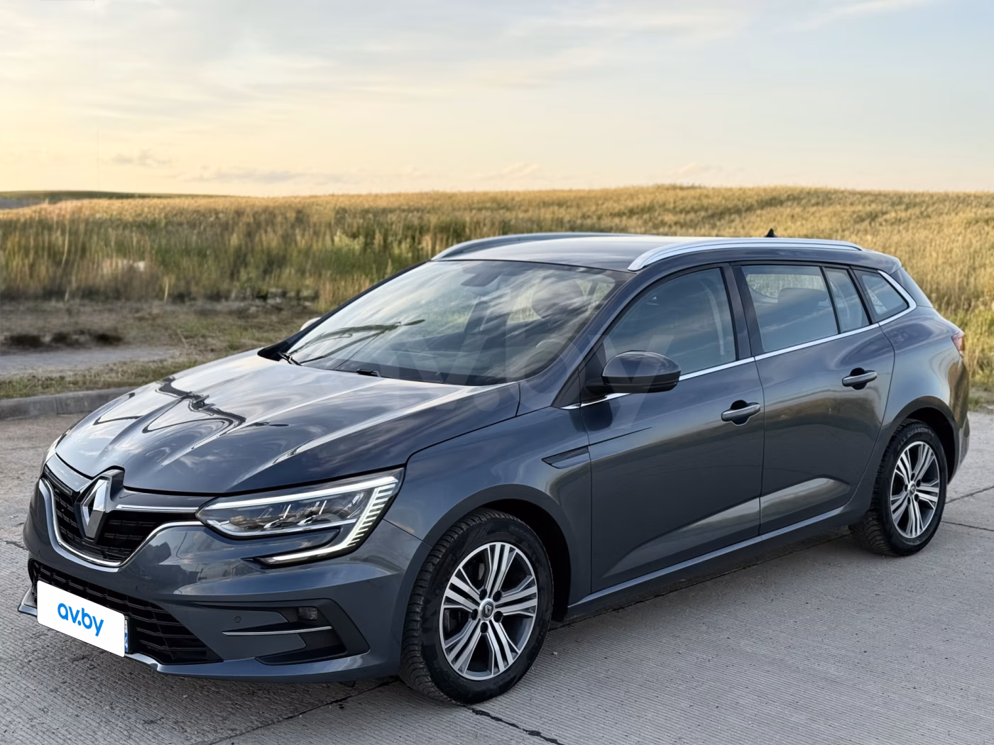 Renault Megane фото 9