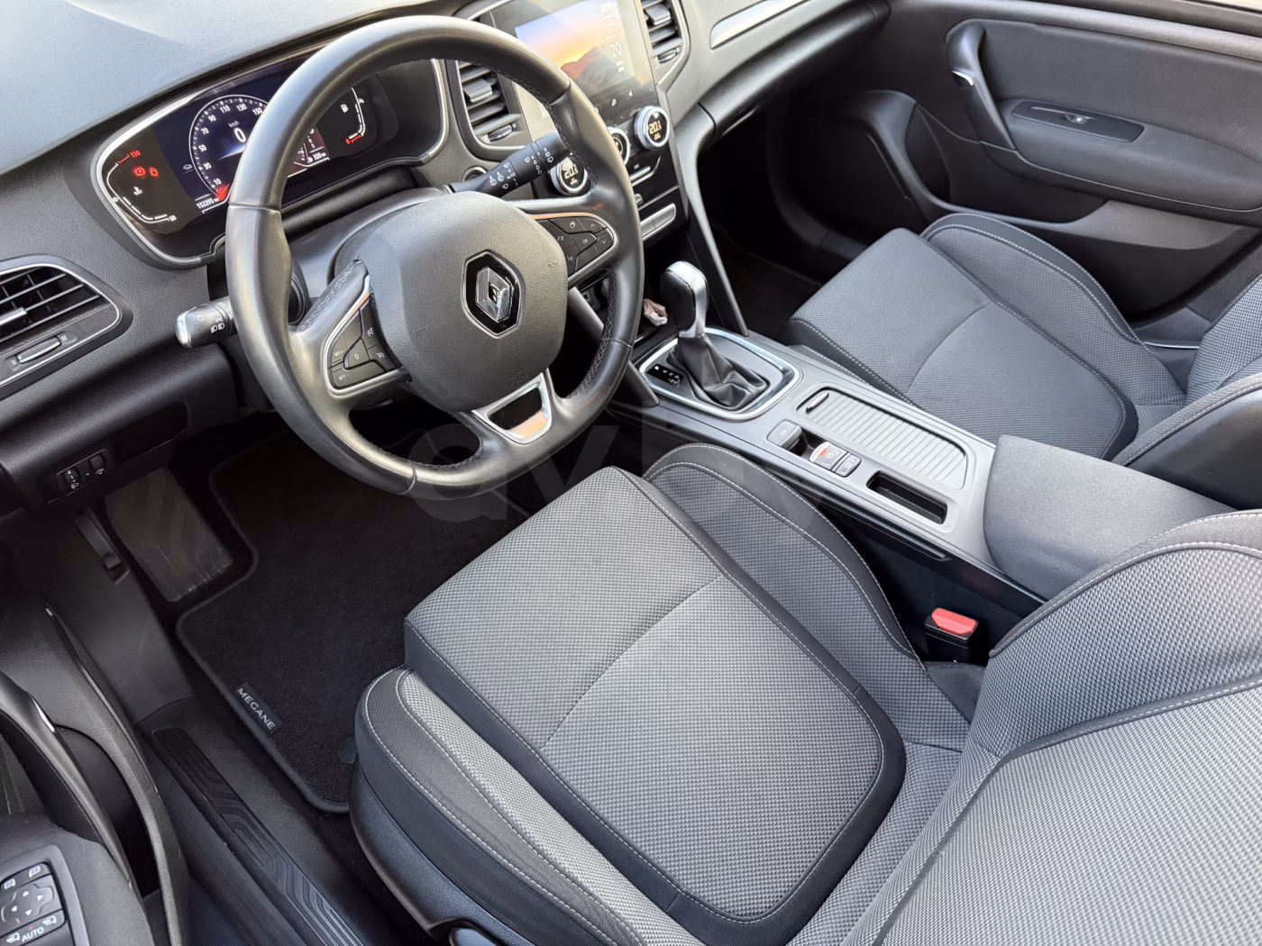 Renault Megane фото 10