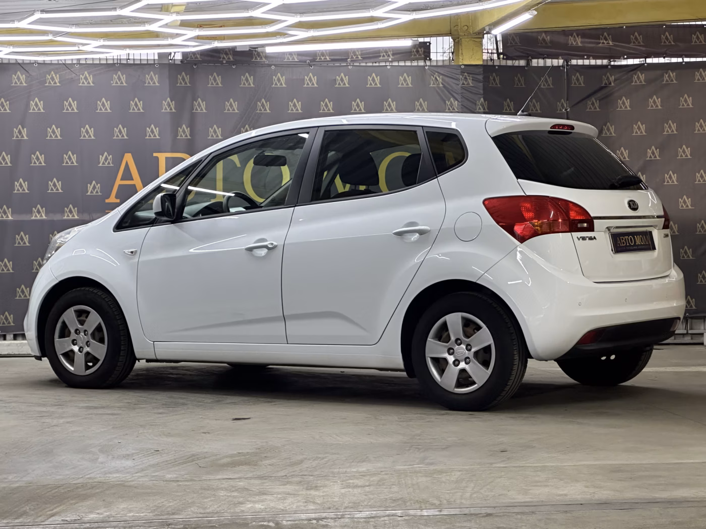 Kia Venga фото 7