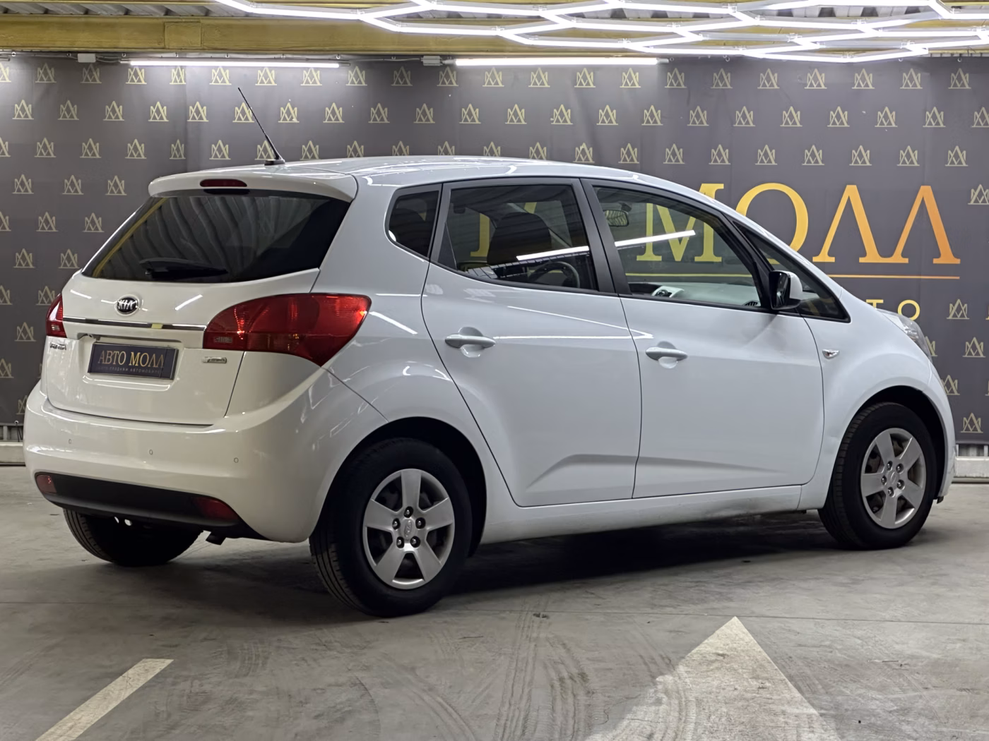 Kia Venga фото 9