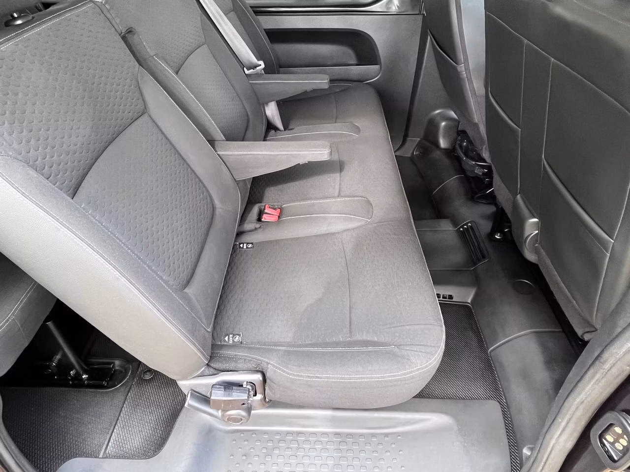 Opel Vivaro фото 9