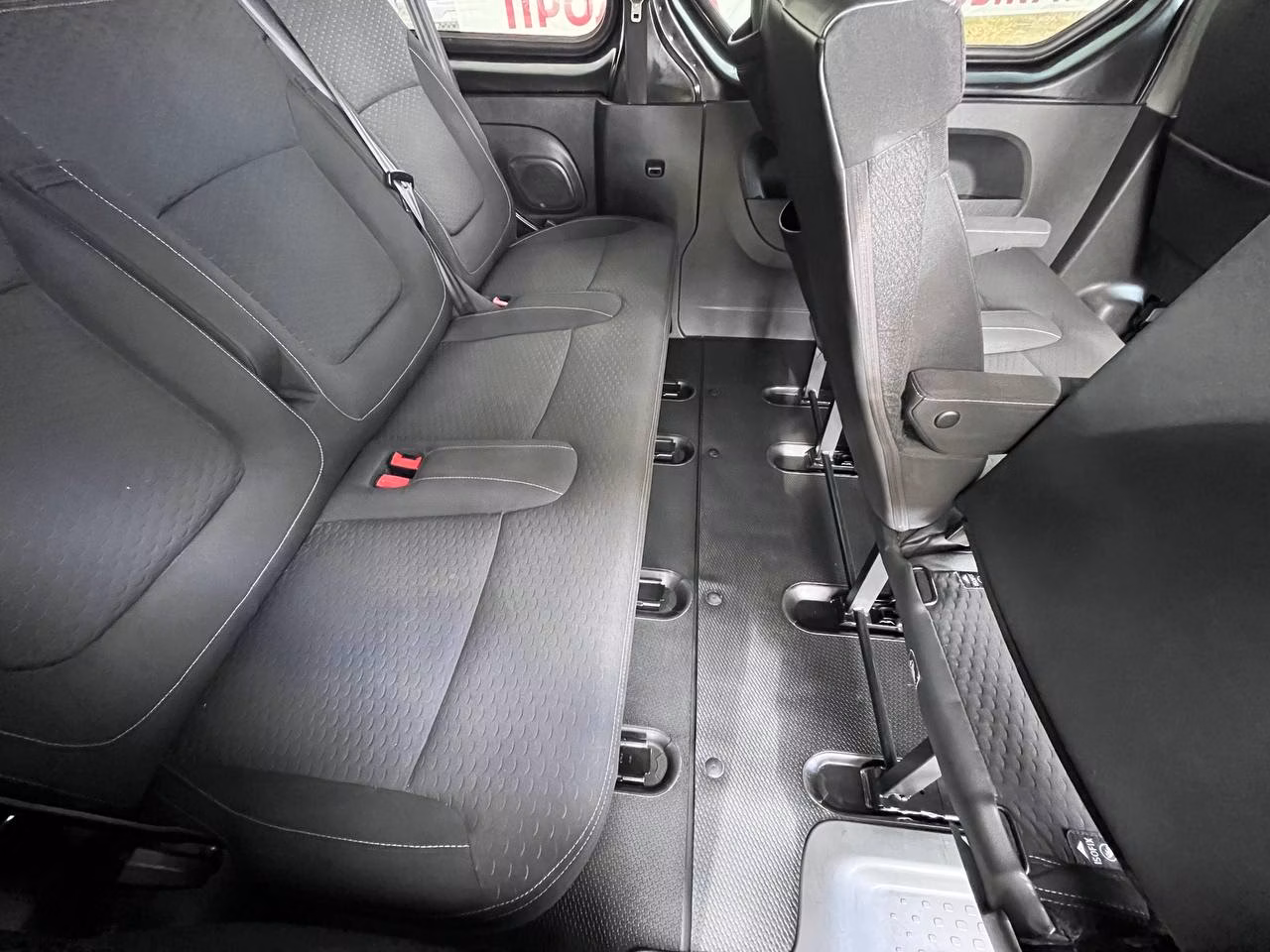 Opel Vivaro фото 10