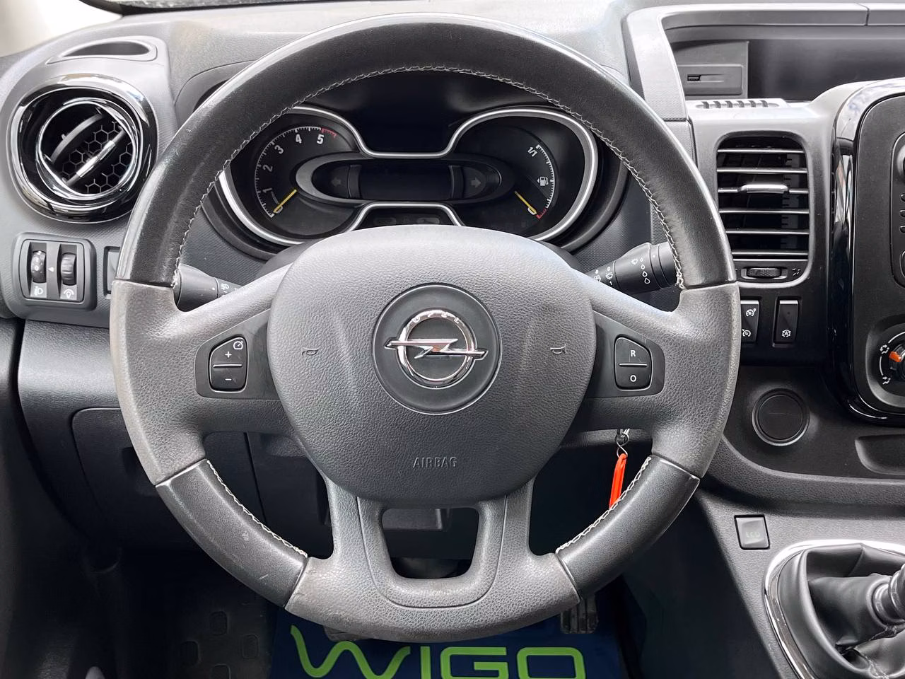 Opel Vivaro фото 11