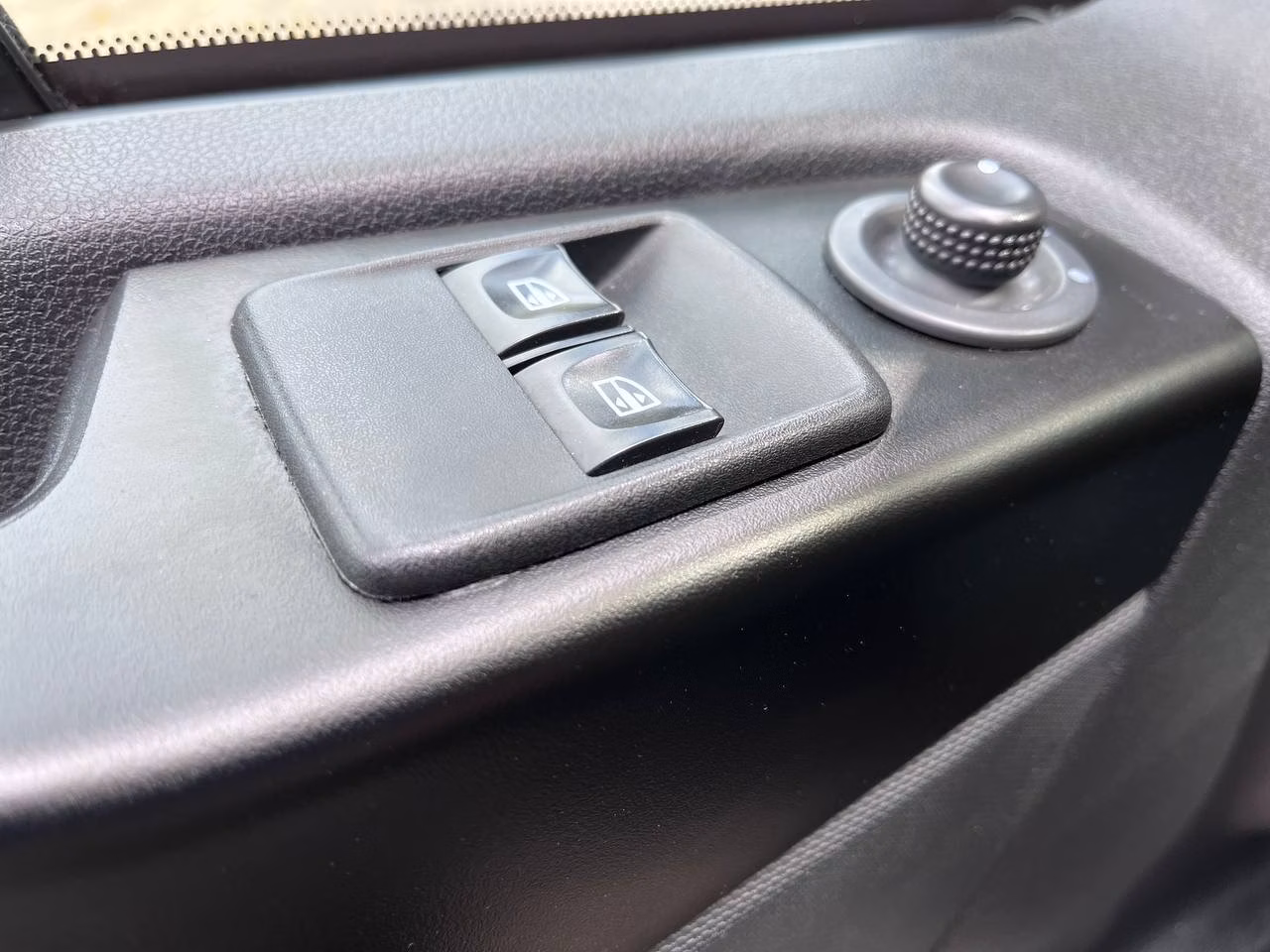 Opel Vivaro фото 12