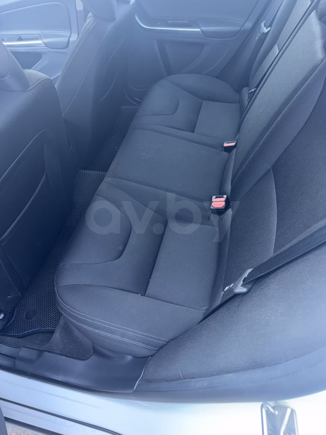 Volvo V60 фото 3