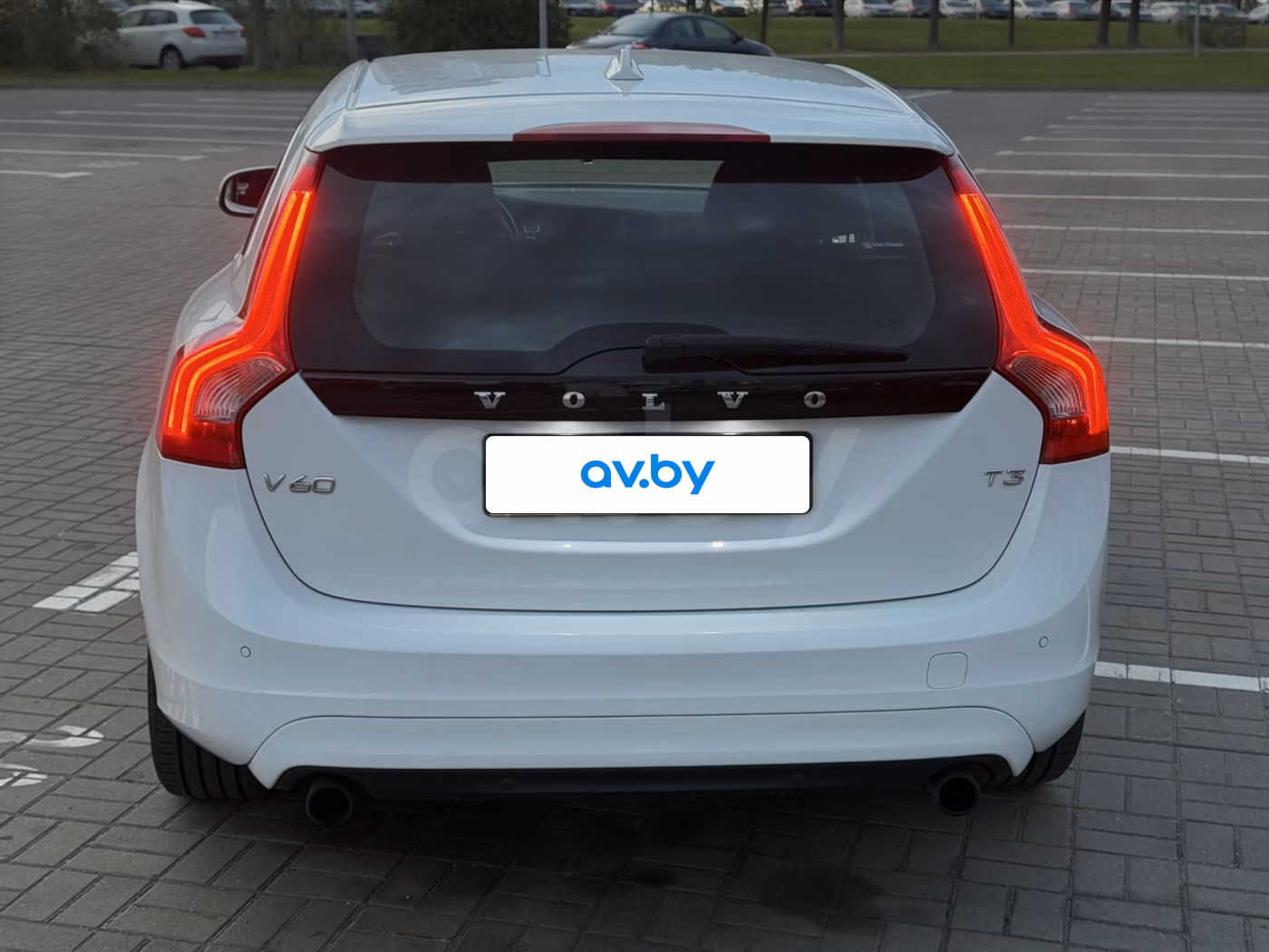 Volvo V60 фото 7