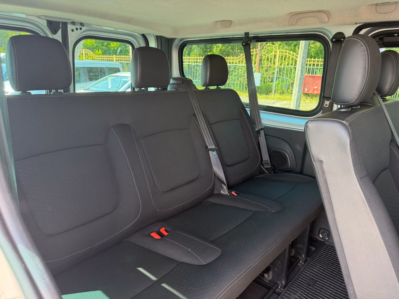 Opel Vivaro фото 20