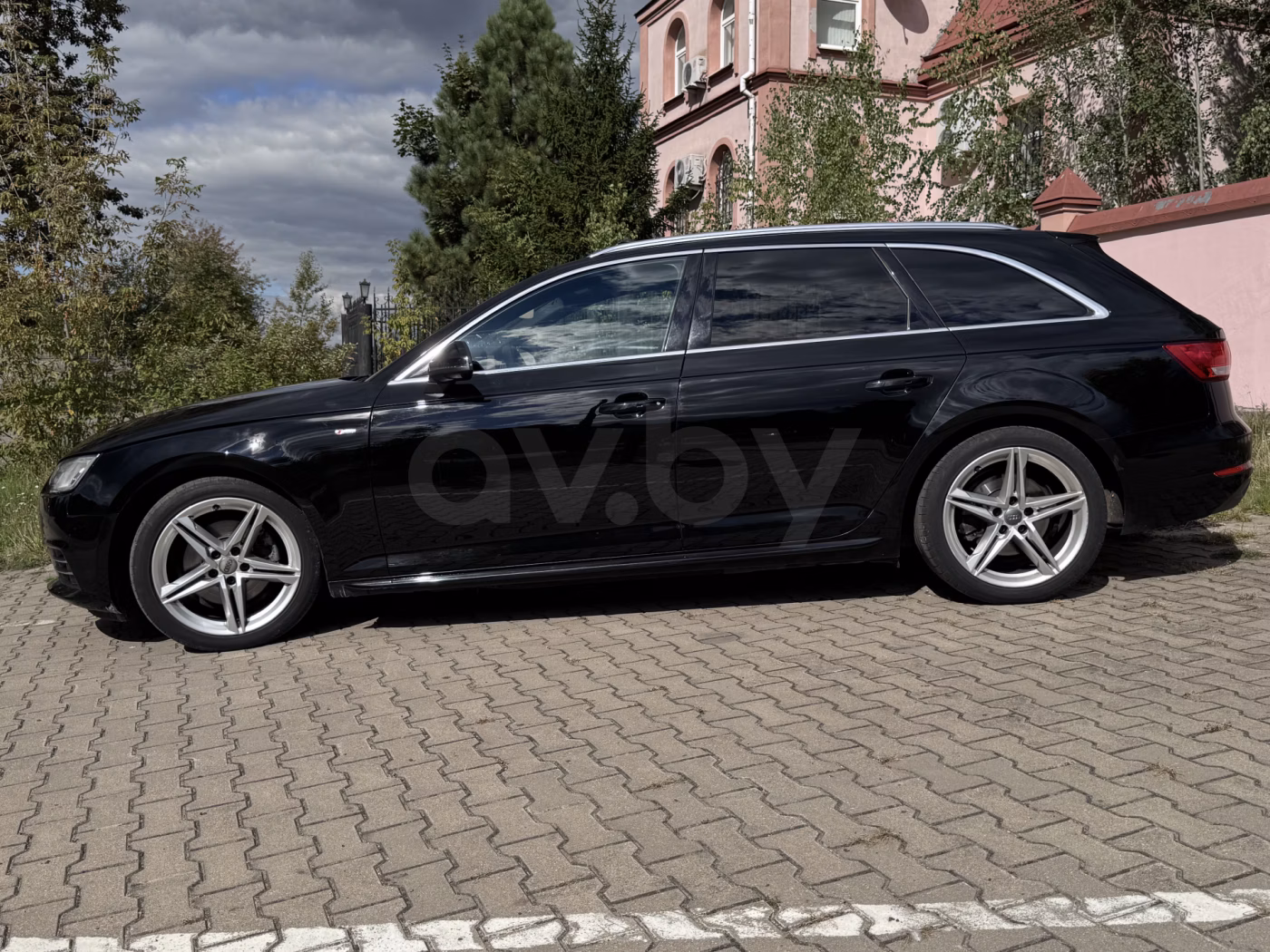 Audi A4 фото 3