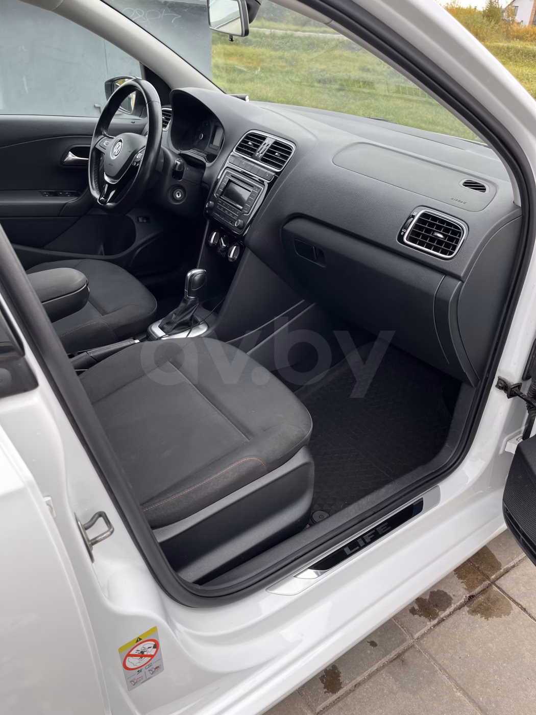 Volkswagen Polo Sedan фото 11
