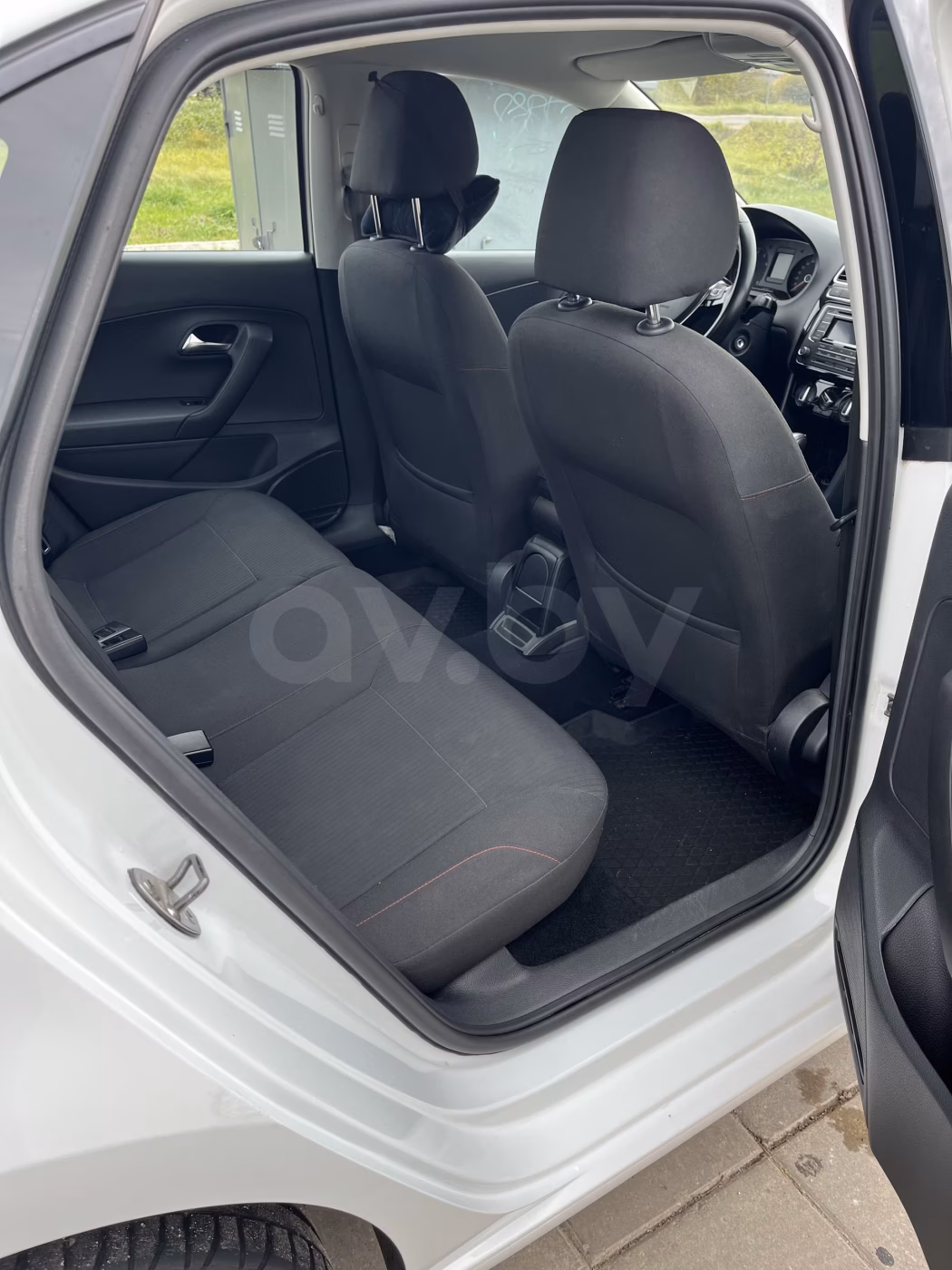Volkswagen Polo Sedan фото 13
