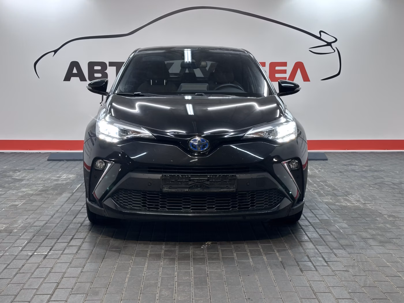 Toyota C-HR фото 2