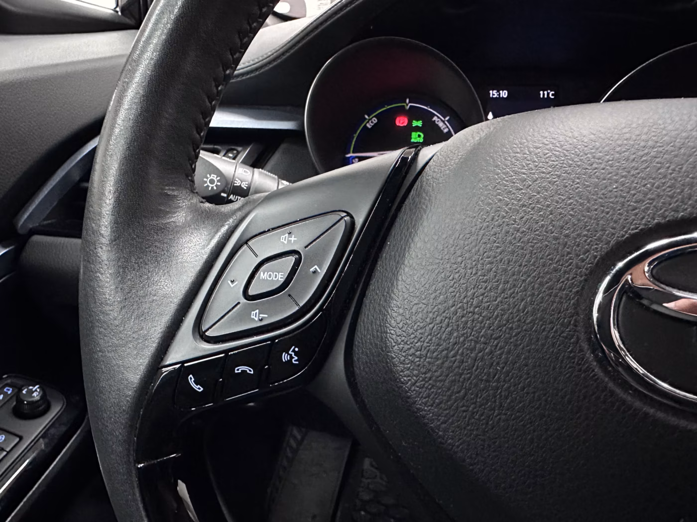 Toyota C-HR фото 16