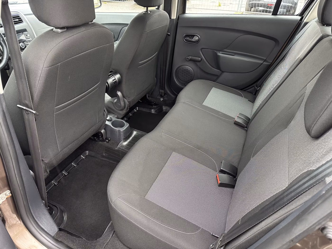 Renault Logan Stepway фото 9