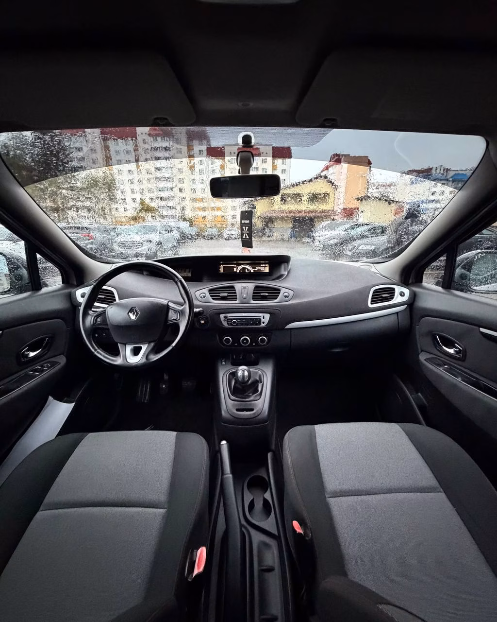Renault Grand Scenic фото 9