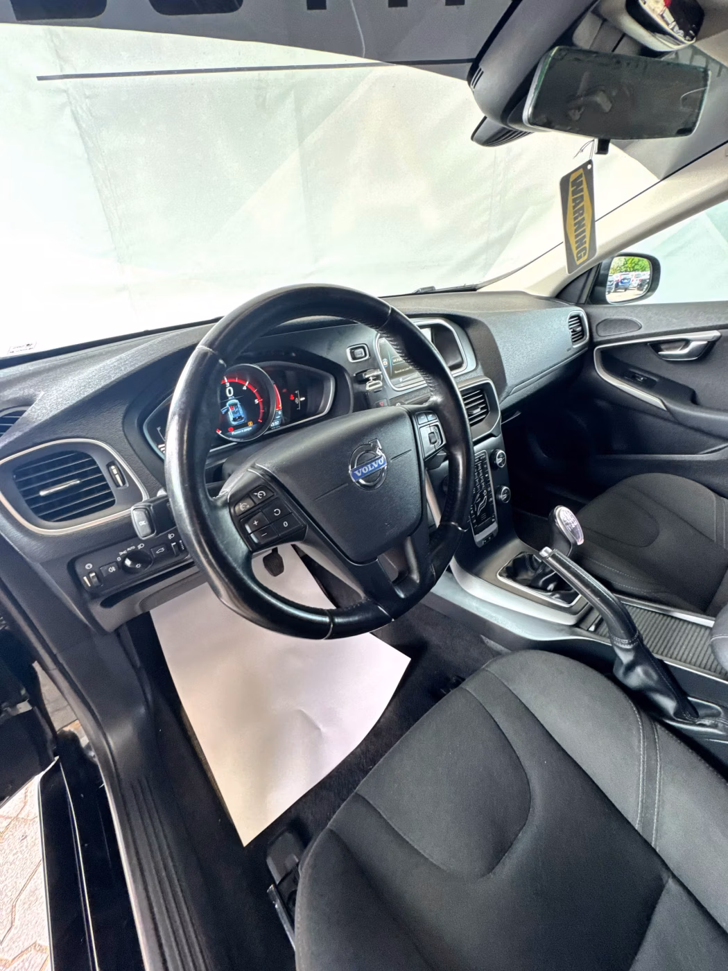 Volvo V40 фото 10