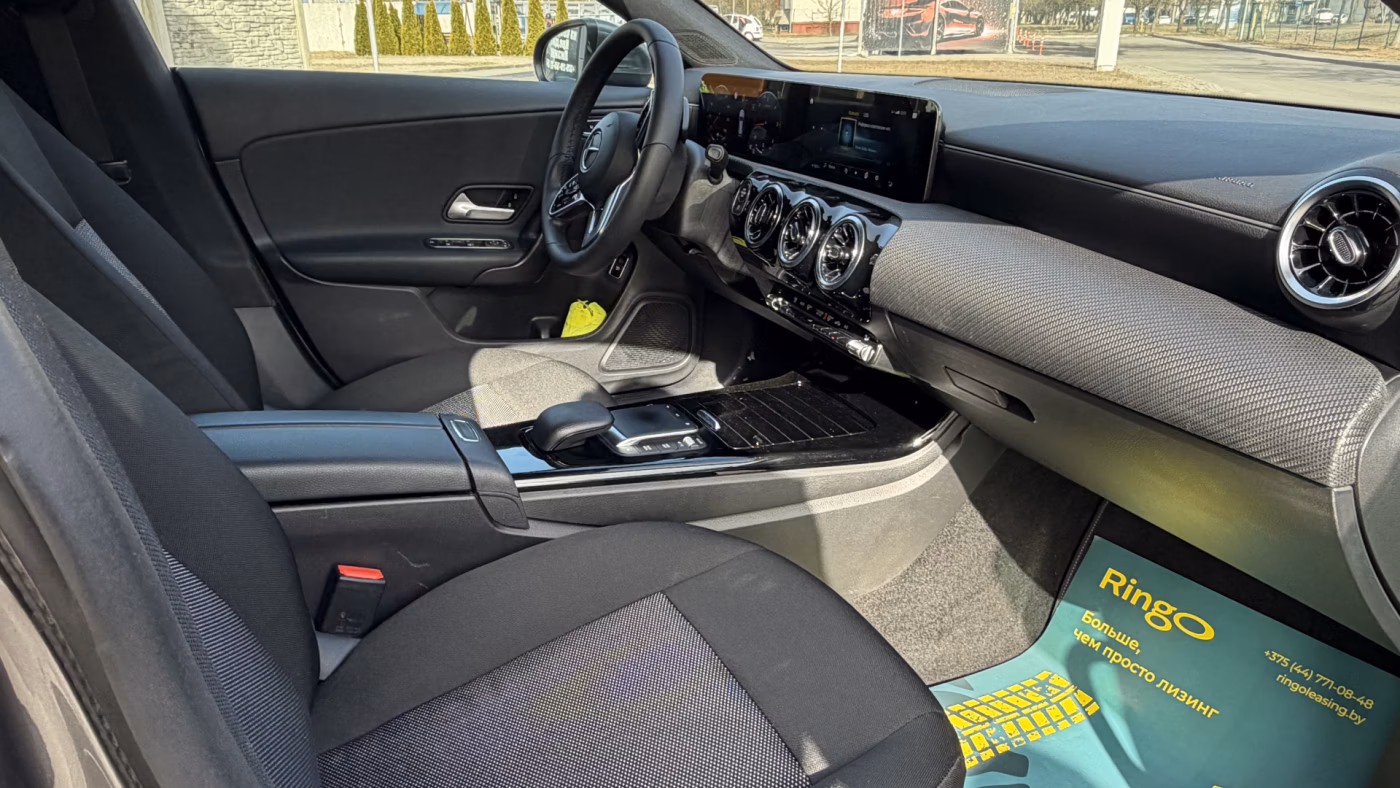 Mercedes-Benz CLA фото 10