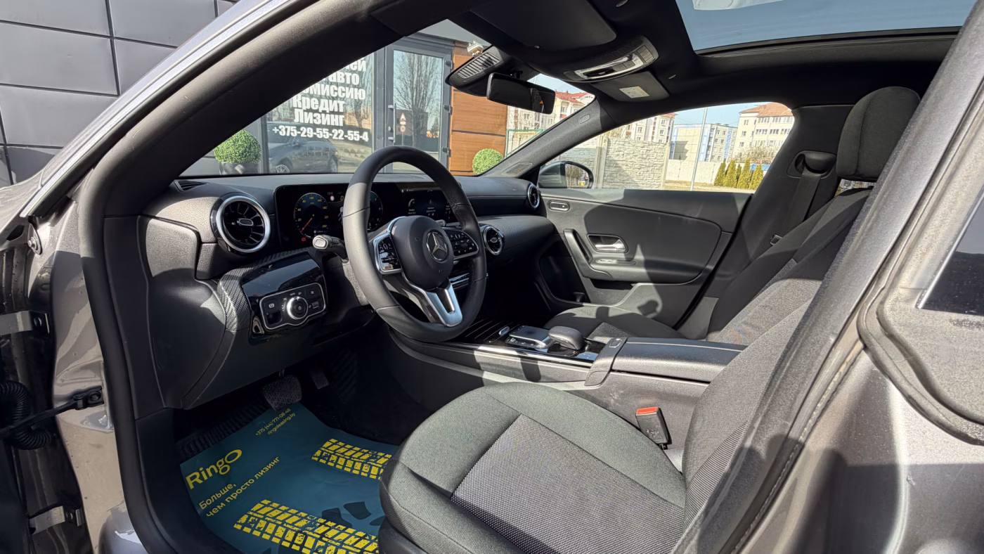 Mercedes-Benz CLA фото 16