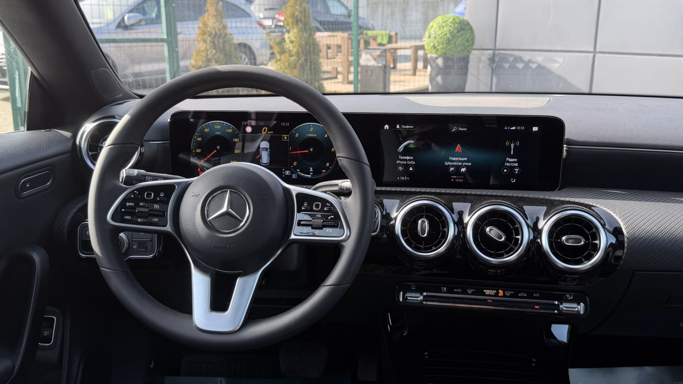 Mercedes-Benz CLA фото 18